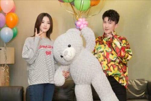 娱乐圈吃瓜素材背景图